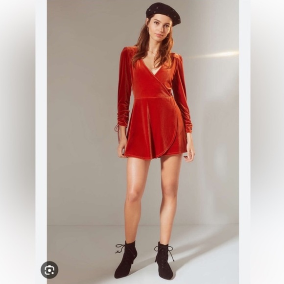 Urban Outfitters Ruched Orange Velvet Romper Size M - Picture 7 of 11